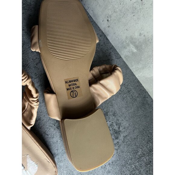SODA Scrunch Square Toe Womens Nude Block Heel Sandals Size 7.5 - Picture 6 of 12